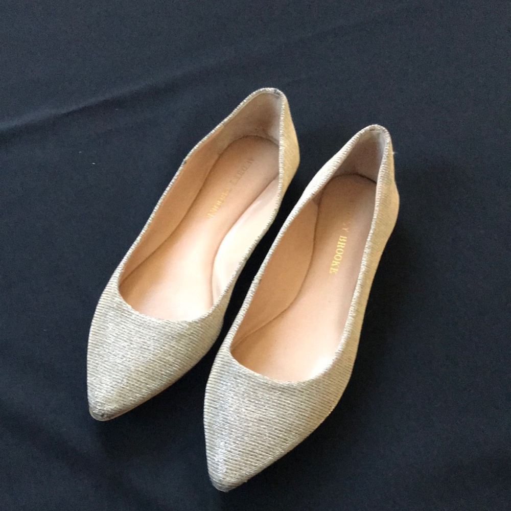 Audrey Brooke shoes size 8 golden textile flats